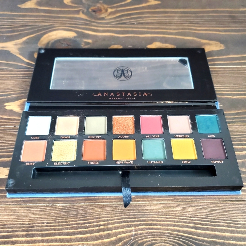 Anastasia Beverly Hills Subculture Eyeshadow Palette